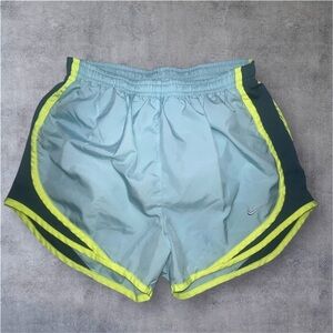 Woman's Nike Dri-Fit  Tempo Running Shorts Small Mint Green